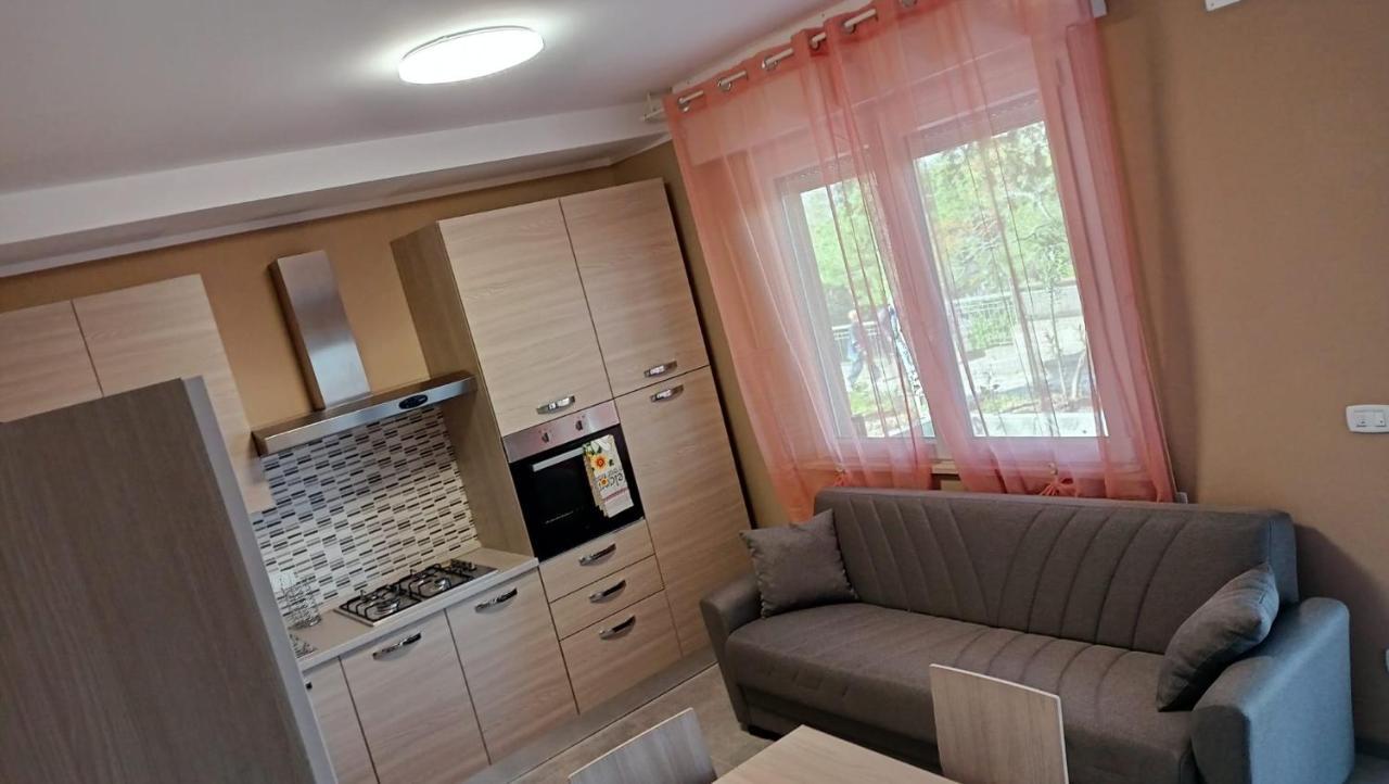 Villa Paoletti, Appartamento Confortevole Nel Cuore Di Gradara Eksteriør billede